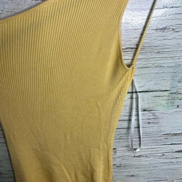 Auteur Joan Knit backless Maxi Dress in Mustard yellow medium - Picture 7 of 15